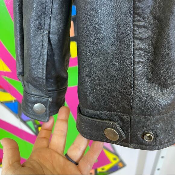 Black Leather Jacket. Size Large. In good used condition! - Picture 8 of 8